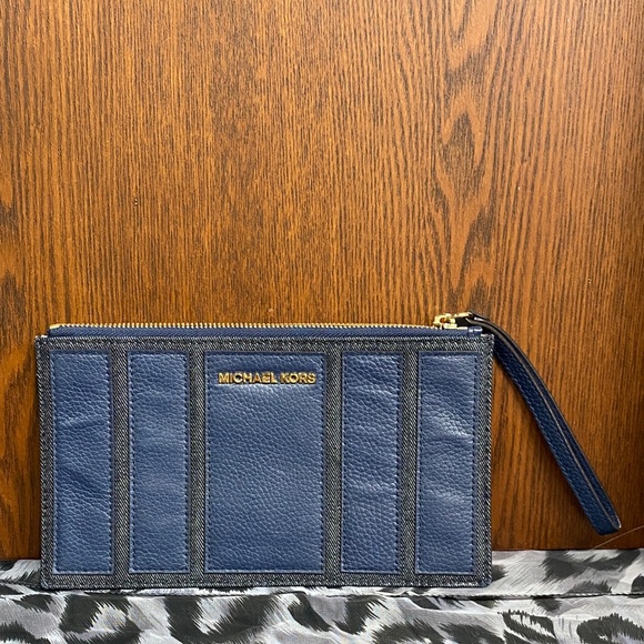 Michael Kors Dark Blue Wristlet - Picture 1 of 5